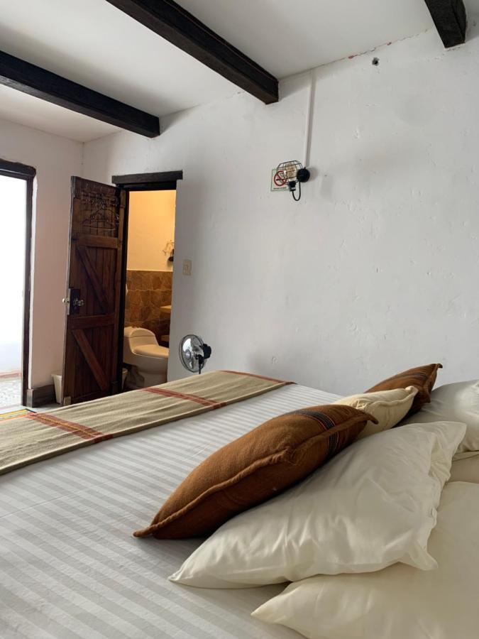 Nikikot Hostel & Hotel Antigua Exteriör bild