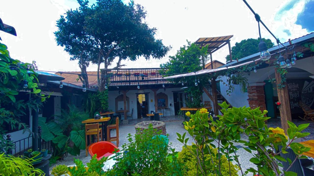 Nikikot Hostel & Hotel Antigua Exteriör bild