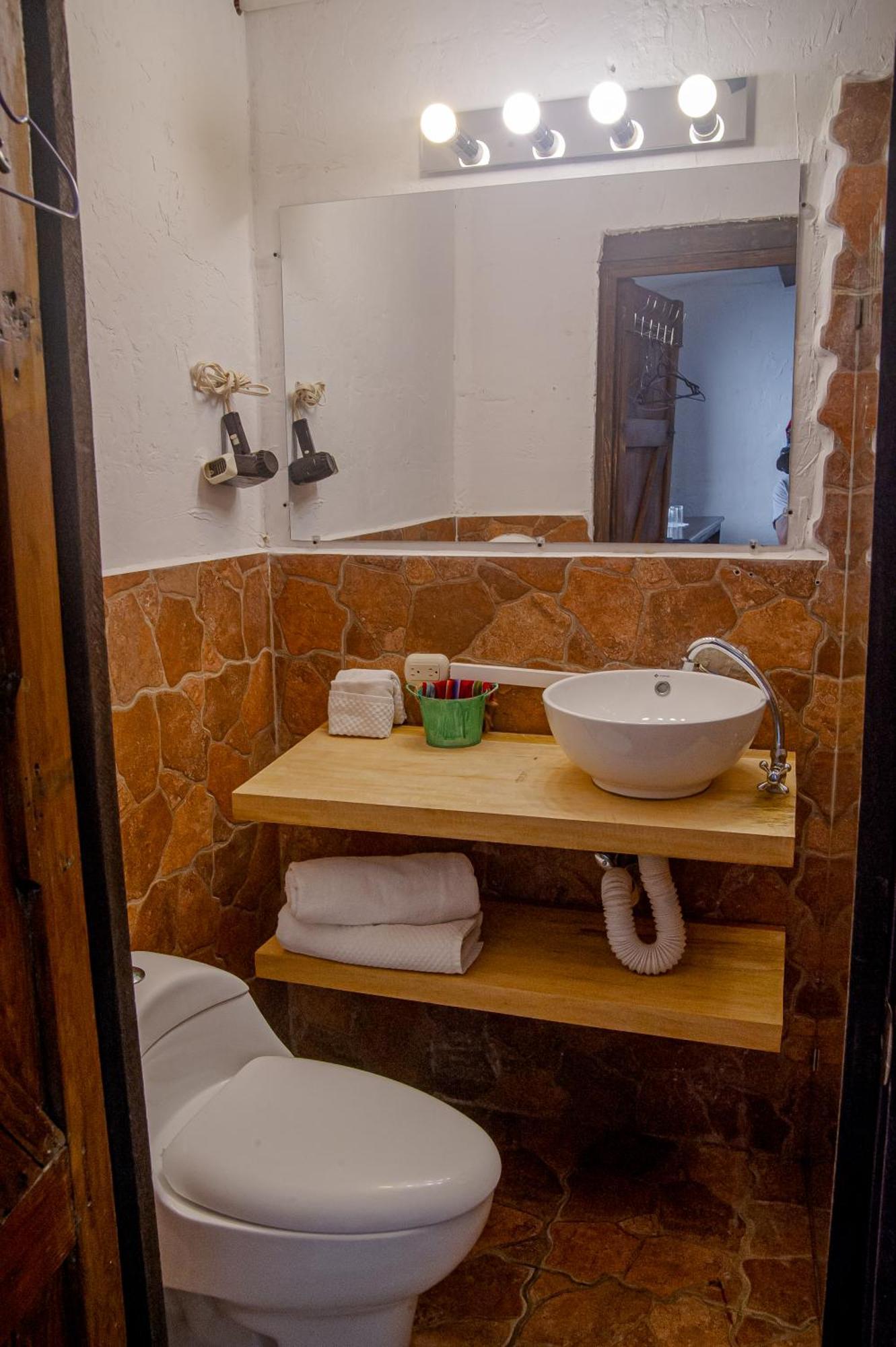 Nikikot Hostel & Hotel Antigua Exteriör bild